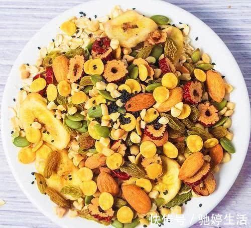 营养物质|每天早餐一小把坚果,通便保护心血管,但性价比最高的不是山核桃