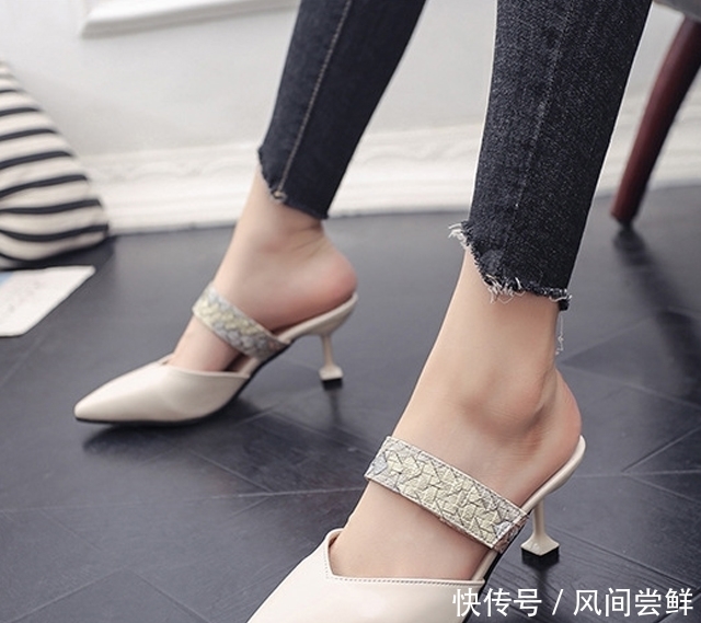 聪明女人都选这样的精品女鞋,经典纯色不过时,走路洋溢着优雅感