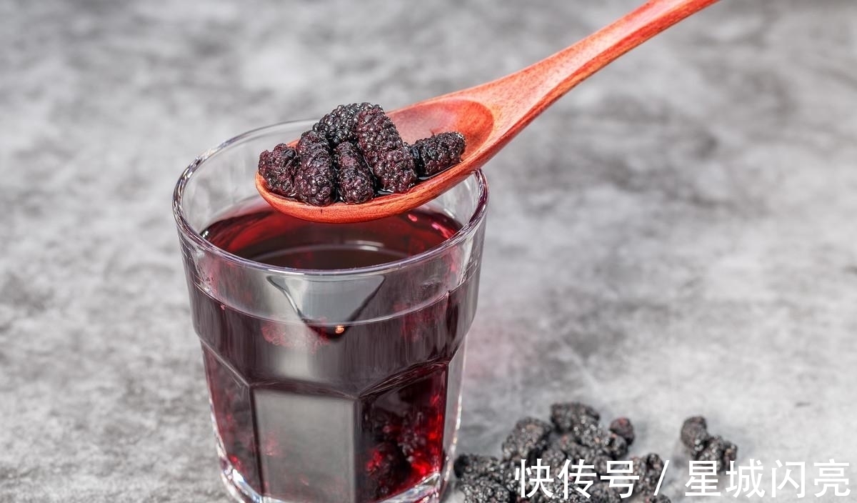 沸水|桑葚干只用来熬粥，太可惜了，教你4种吃法，美味滋补又解馋