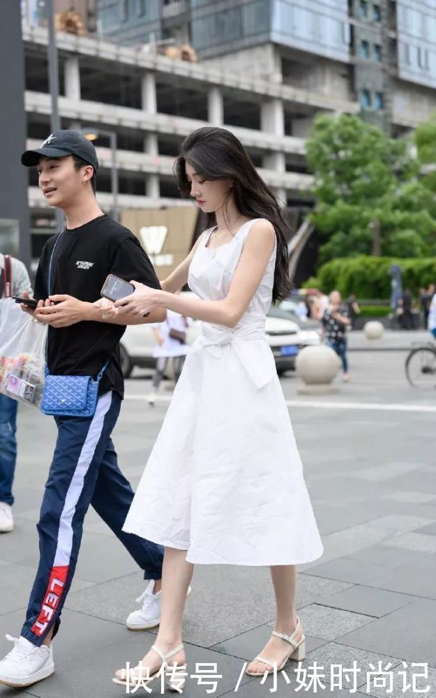 高跟鞋|街拍时尚组图:一双美丽的高跟鞋,让女生轻松穿出时尚的味道