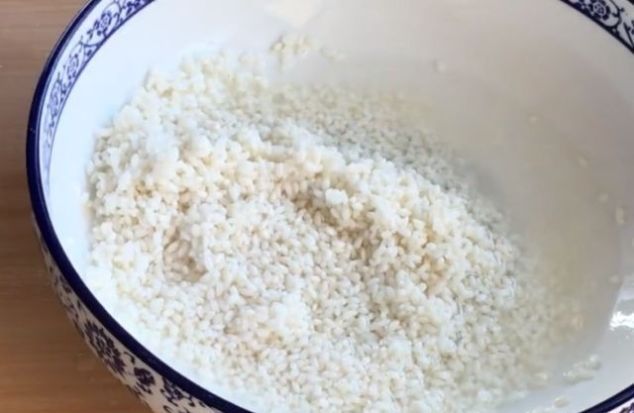 我家大米从不煮粥,这样做个个开花,米香十足比蛋糕还松软