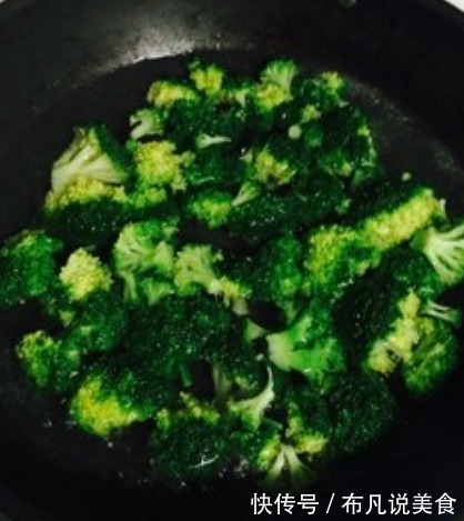 西兰花的新做法，只需筷子搅一搅，美味营养，色香味俱全！