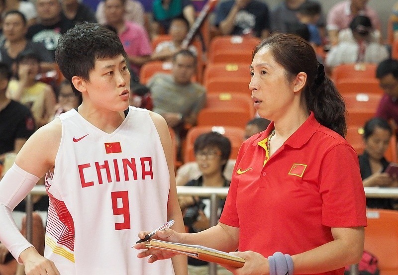 外援|三消息！中国女篮更换主帅，郭士强遭遇开门黑，超级外援加盟富邦