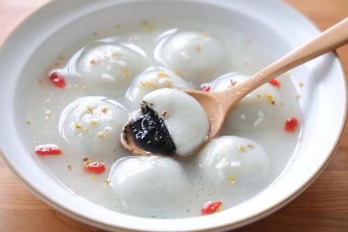 自制黑芝麻汤圆，流心馅料，比买的还要好吃，元宵节做给家人吃！