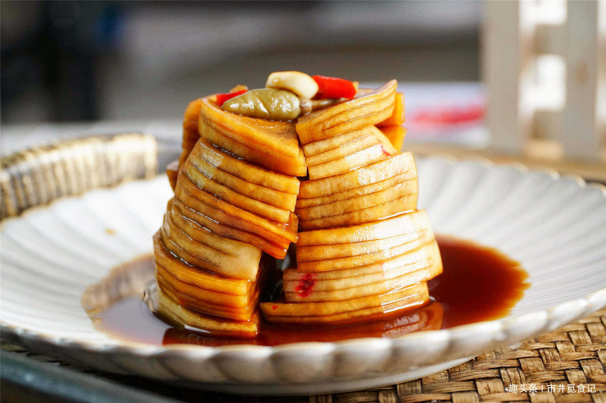做腌萝卜,别只会加盐和酱油,分享饭店用的秘方,简单好吃嘎嘣脆
