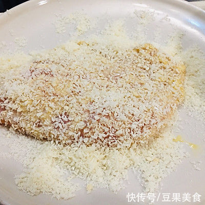 做香酥炸鸡排时,记住这几招,绝对美味