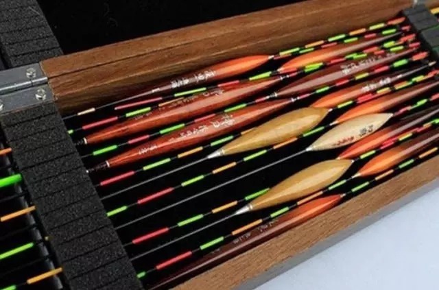 钓鱼时,选用粗尾漂还是细尾漂?老钓手:至少一半钓鱼人用错了