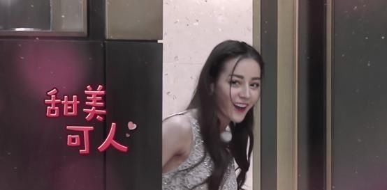 迪丽热巴在跑男狂吃，为何在其他节目一口都不吃原因太扎心