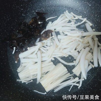 自从学会金针菇番茄鸡蛋汤,我就不想再吃外卖了