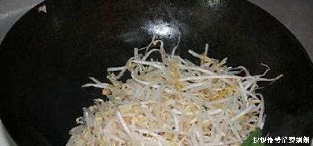 炒面的正确做法,不粘锅,根根分明,炒一大锅,大人小孩都爱吃