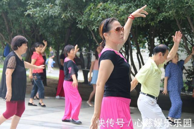 孩子|父母若不想晚年拖累子女,五六十岁前做好以下准备,晚年会更幸福