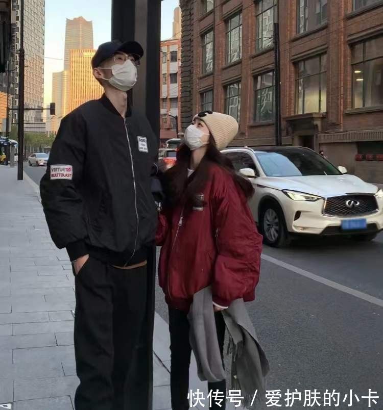 冬天过完了才发现,夹克还是这么穿更好看,时髦帅气还保暖