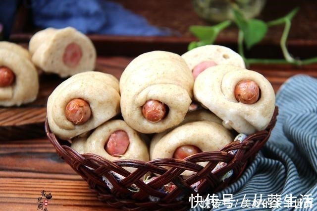 香肠馒头卷|最近,儿子迷上了这早餐,随手一卷一蒸,比肉包好吃还简单