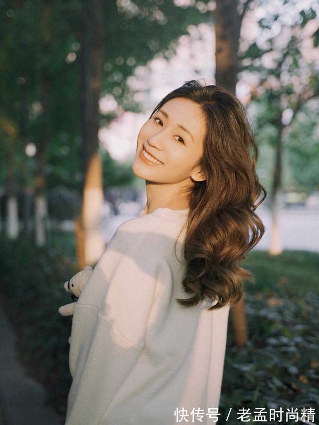 脖子|一起来看一下选择毛衣的几个细节