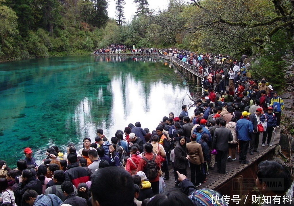 4曾经年接待百万人，如今却无人问津，为何5A景区接二连三倒下