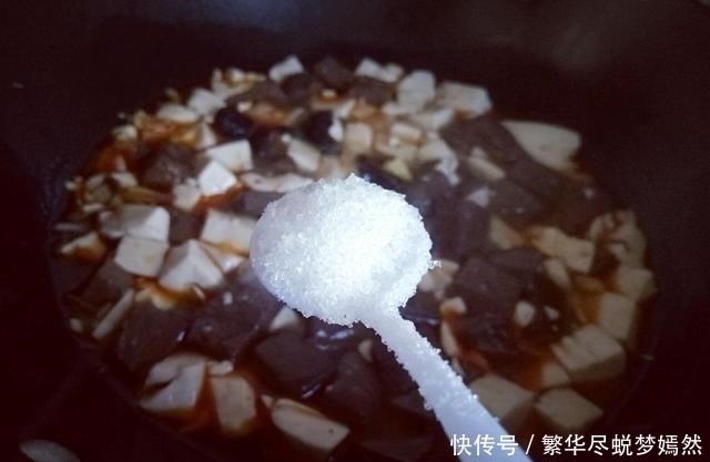 补气|此物被称作“天然黄体酮”,配上鸭血适合女人吃,养血补气还护肤