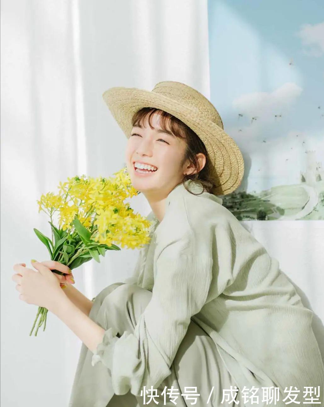 女人|女人穿衣要“显贵”，怎么能缺少这几个装饰，精致又能增加时尚感