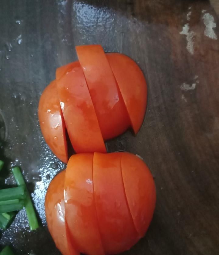 这一锅有菜有肉又有蛋，色香味美，儿子吃到吮手指，太好吃了