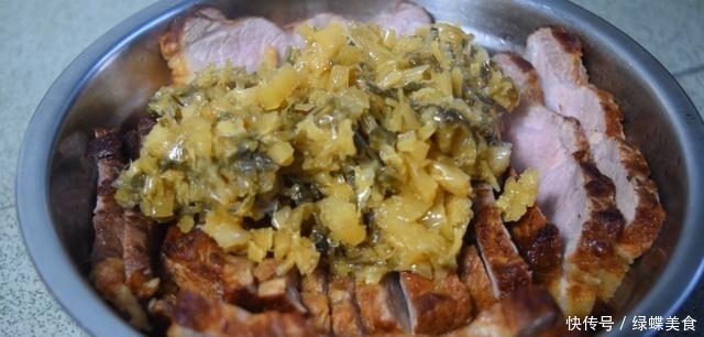 梅菜扣肉最好吃的做法,简单美味又下饭,看看你喜欢吃不?