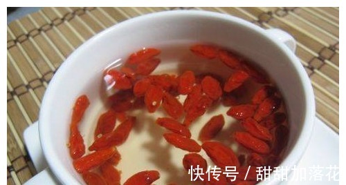 韭菜|男人补肾还仅吃韭菜用它泡水喝,坚持一个月,身体发生明显变化!