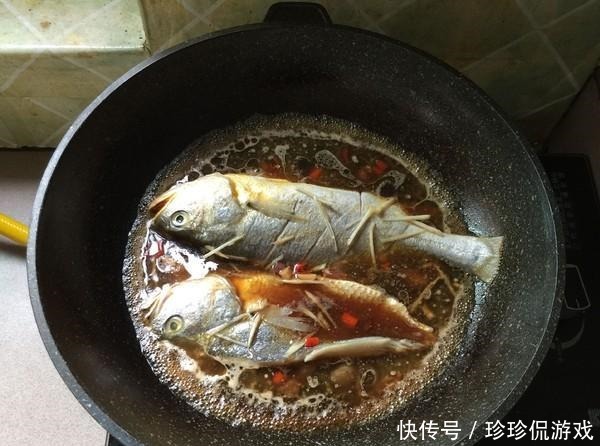它是鱼腥的“死对头”,炖鱼时加一点,鱼肉更鲜嫩,一点都不腥!