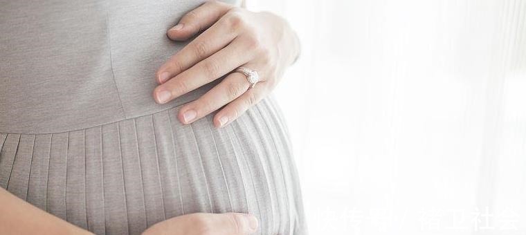 孕妈|孕妇怀孕3个月,肚子大到行动不便,孕检后一家人很纠结