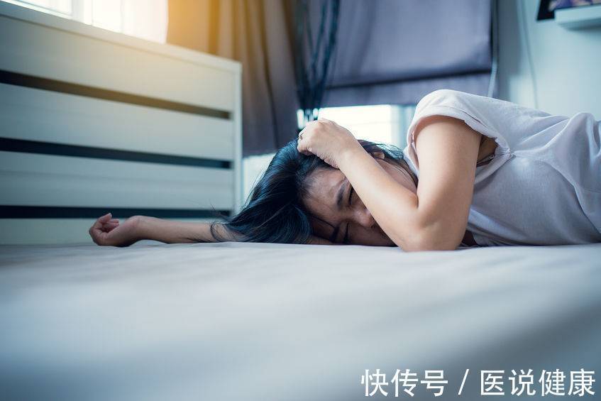 中度|成人每天看屏幕超6小时易患抑郁？反复出现6个现象，可别不当回事