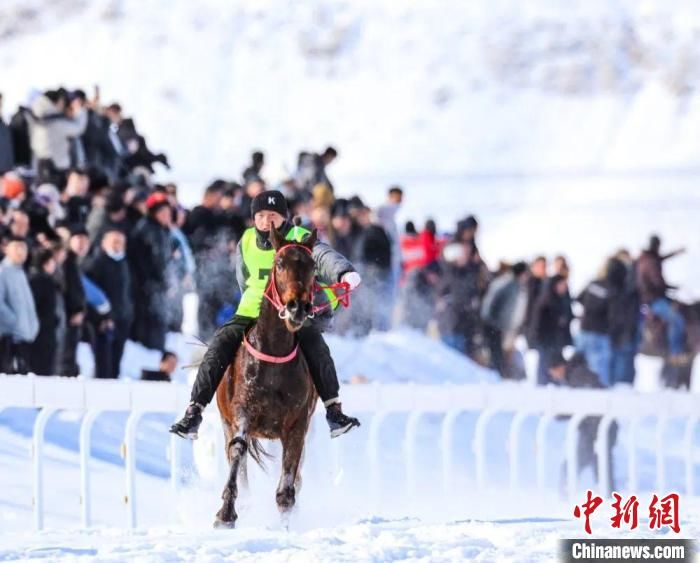 刁羊|新疆呼图壁县冰雪旅游火爆 群众和游客畅享冬日欢乐