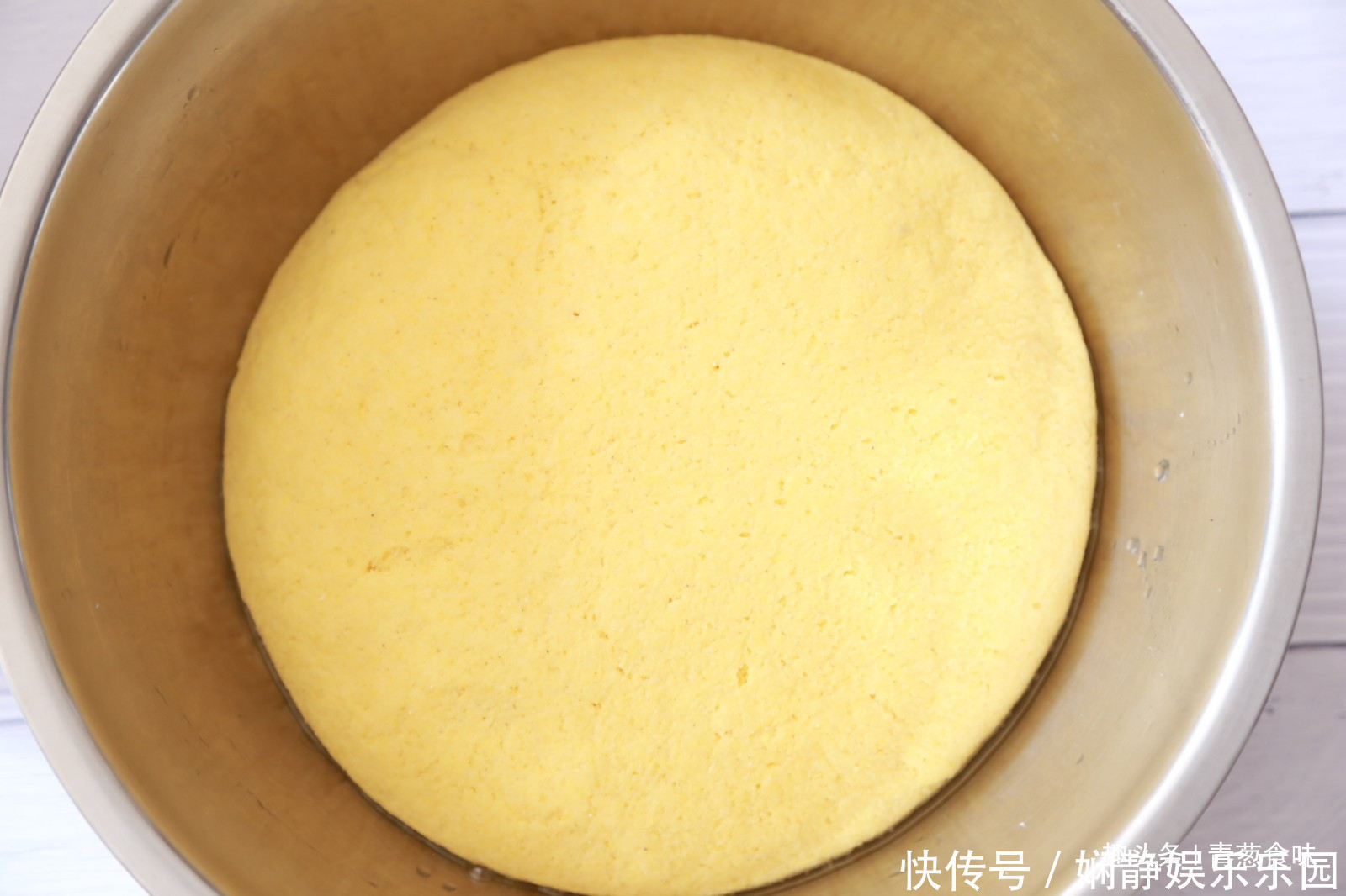  早餐|早餐学着做粗粮，制作简单不加水，香甜松软有营养，全家人都爱吃