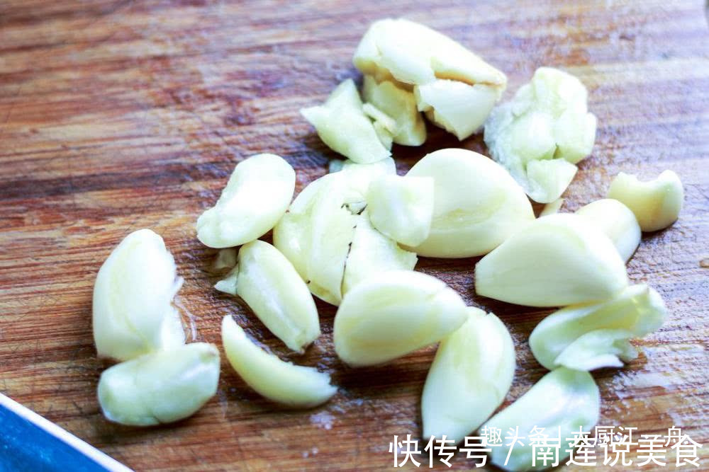 案板|失眠要多吃这道菜，做法简单营养美味，再也不怕睡不着觉了