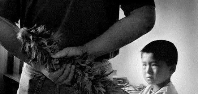 手机|11岁儿子手机私藏200张“有色照片”,别让性无知毁了娃