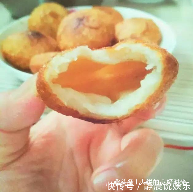 秋季就适合吃炸糕，香甜软糯，香味诱人，上桌家人5分钟吃掉一盘