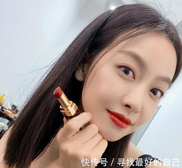 阿玛尼 四款大牌口红测评!阿玛尼水润自然不挑皮,香奈儿唯美又华贵!