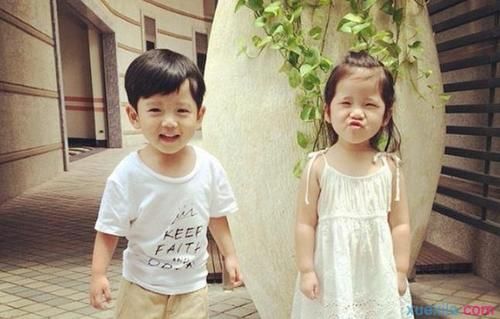 维生素d|“龙凤胎”妹妹长期吃钙片,哥哥天天喝牛奶,3年后兄妹身高差距竟这么大