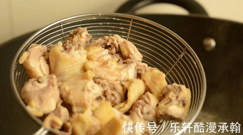 浮沫|伏天多吃土豆,可以“补钾”,搭配这个肉炖一锅,花钱少又美味