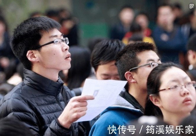 对联$上联大学生、研究生、博士生,三生有幸,小学生不服,霸气回应