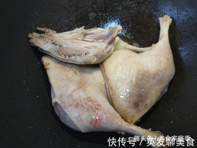 金黄|沙县小吃10元一只的鸭腿,在家9.9元卤一锅,色泽金黄诱人超好吃