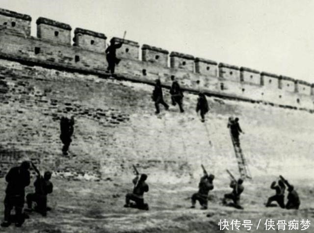 抗战|抗战老照片图1拿的是什么枪图2常在电视里看到，你见过吗