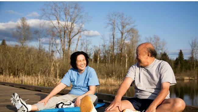 甘油三酯|六旬老人常吃1物,甘油三酯到1.5,手不麻、头也不晕