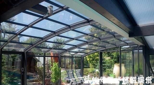 违建|家里装个阳光房,胜过千万豪宅别墅,晚上直接收起来,还不算违建