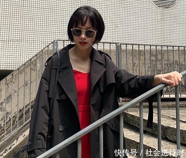 漂亮|建议70后女人,别穿的像大妈,学学下图这样穿,不化妆都漂亮