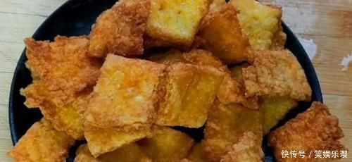 搅拌均匀|剩米饭里加1个鸡蛋，不用蒸不用炒，一擀一切，出锅孩子就抢吃光