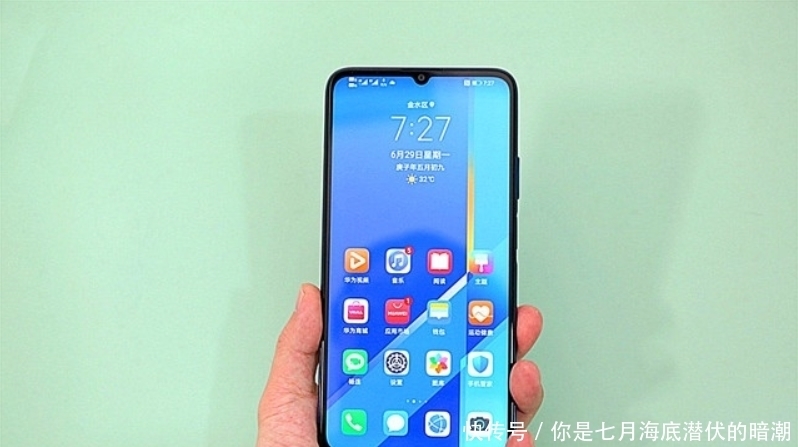 荣耀X10|天玑800+7.09英寸大屏,性能超越却销声匿迹,荣耀X系列已经凉了?