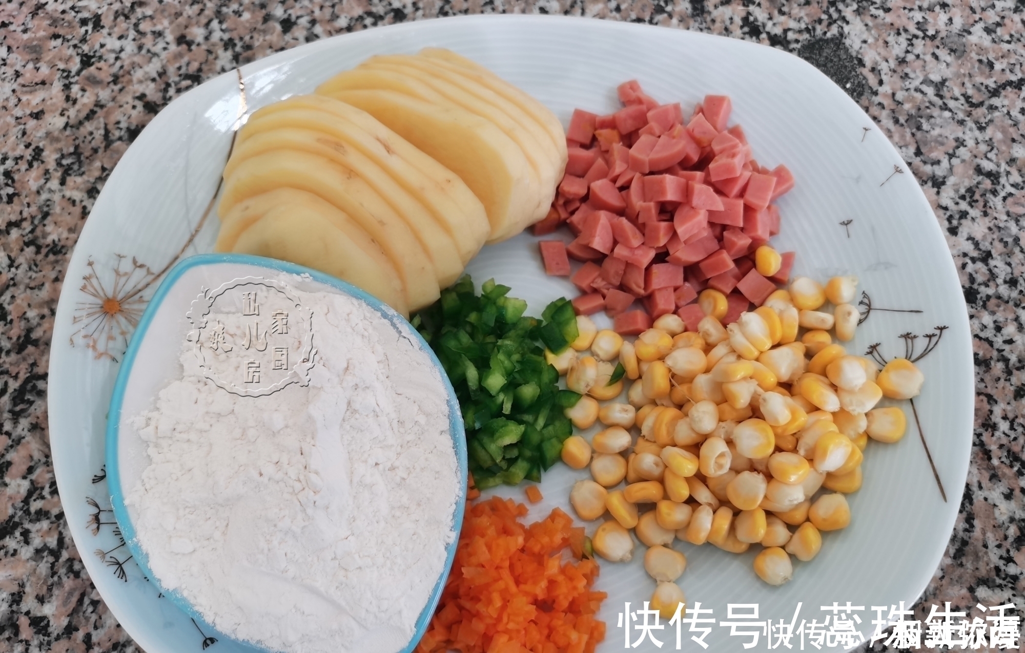 土豆别在炖着吃,加2个鸡蛋,简单一煎,外皮酥脆,孩子超爱吃