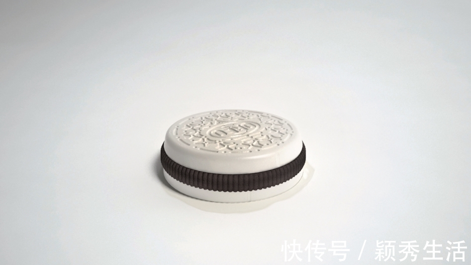 rin这位设计师做出了真正的“无用设计”，网友：每一个设计都要被骂