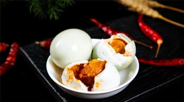 蛋黄油|咸鸭蛋,吃了之后对身体有什么好处?你真的知道吗?看专家的理解