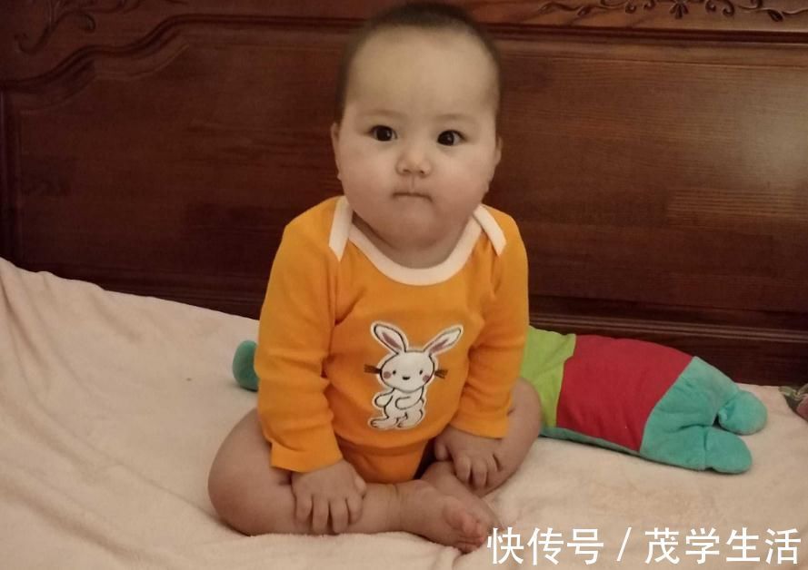 腰椎|宝宝多大可以“坐起来”?与年龄无关,看准3个坐立信号