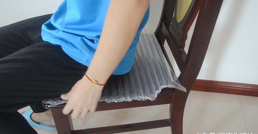 快递里的防震气泡柱别再扔了, 它还有这3大妙用, 简直太实用了