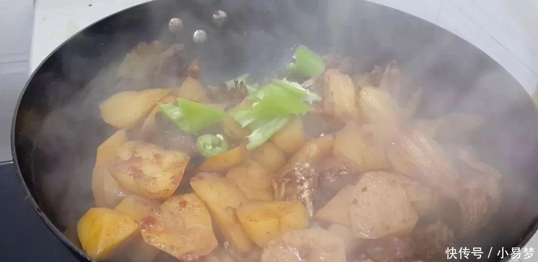 鸡肉这样做才好吃，掌握这个秘诀，一顿多吃两碗饭，一锅都不够吃