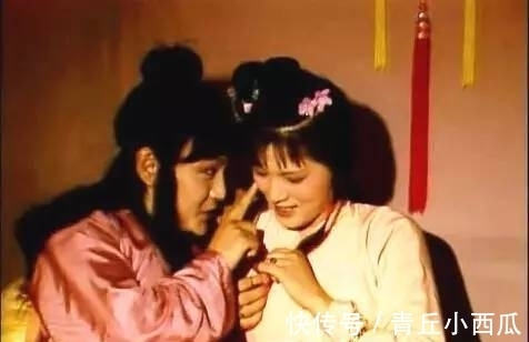 丫鬟!红楼梦:花袭人出嫁为何哭得哽咽还想寻死?后来为啥又改变主意?